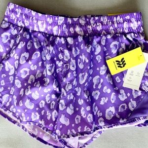 ALL IN MOTION WOMENS MID-RISE RUN SHORTS SIZE S PURPLE & WHITE NWT ZIPPER POCKET